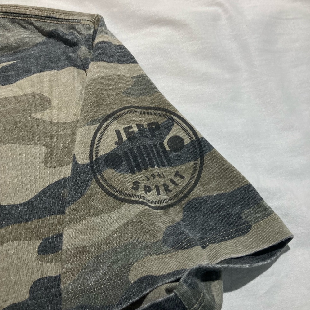 Lot of 2 Men’s Lucky Brand Camo Jeep/ Venice Burnout T-shirts. Size large, NWT! - Picture 4 of 11